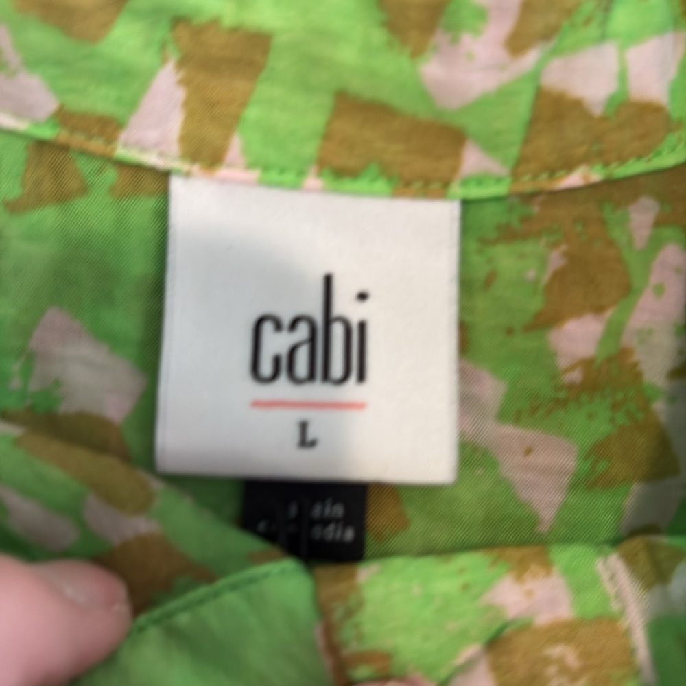 NWT CAbi Lime Green & Cream Print Sleeveless Collared ‘Shine’ Top. Size L. - Picture 6 of 8